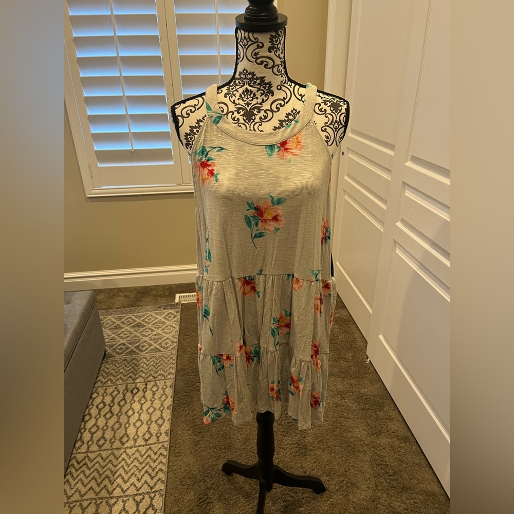 Torrid NWT size 3 babydoll tank top gray with pink flowers.